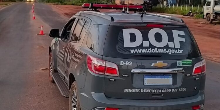 Policiais do DOF sofrem acidente na MS-379, em Dourados